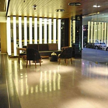 Hotel Gk International Chandīgarh Exteriör bild