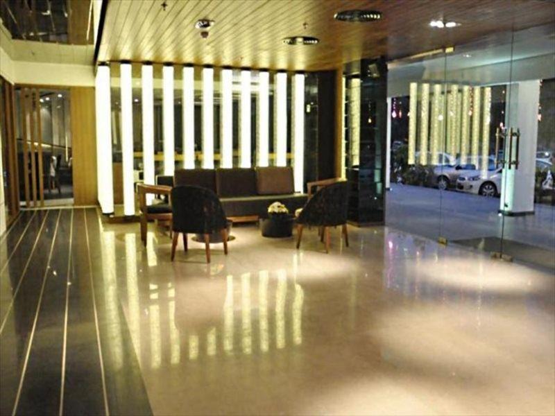 Hotel Gk International Chandīgarh Exteriör bild