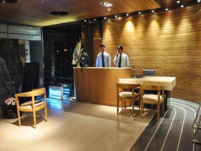 Hotel Gk International Chandīgarh Exteriör bild